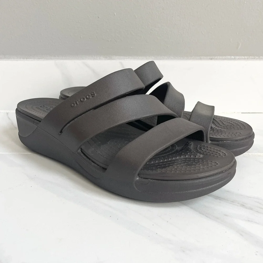 CROCS excellent like